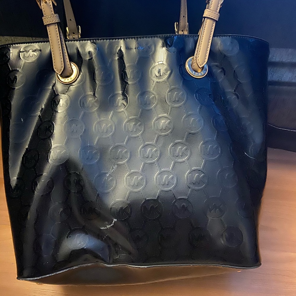 Mk Bag. Barely Used. Good Condition. - image 3